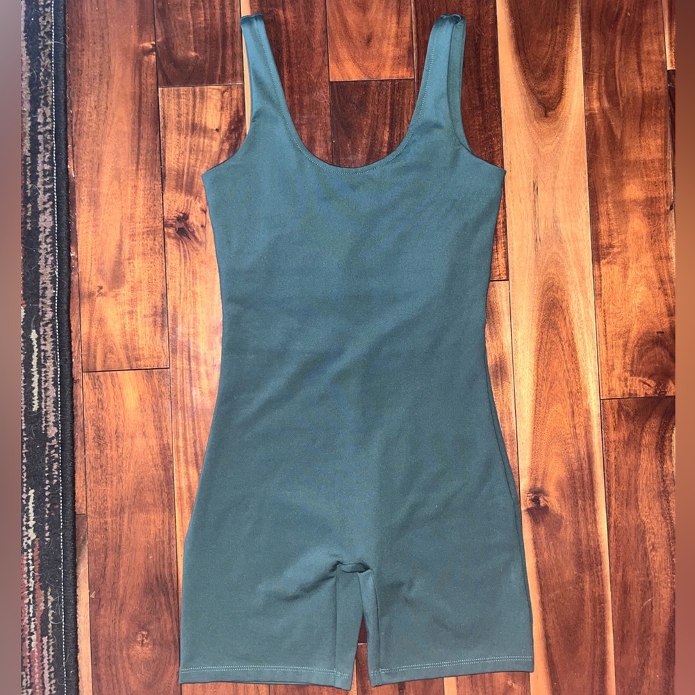 girlfriend collective romper size XS